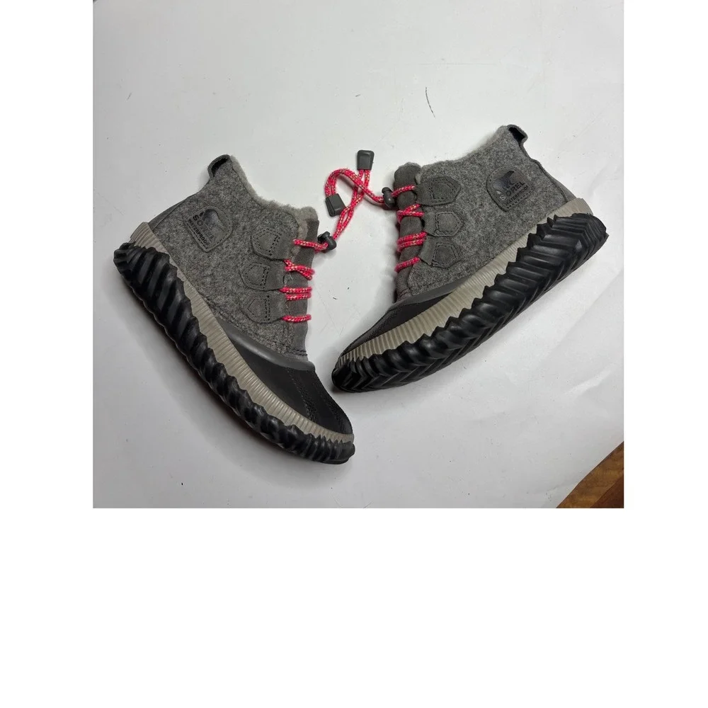 Sorel Kids Out N About Plus Conquest Waterproof Winter Boots Grey Pink Size 1